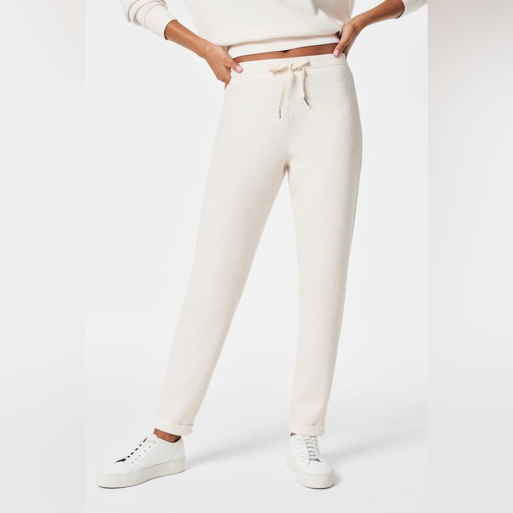 SPANX AirEssentials Taper Pant - Oatmeal